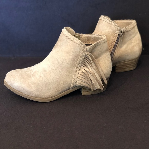 Girls Sugar Suede bootie with fringe and side zipper. Sand - Picture 5 of 5